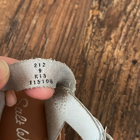 Salt Water T-Thong Silver Sandals Size 9 - Picture 7 of 7